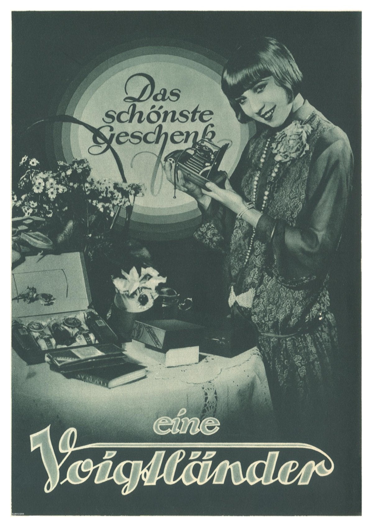 Voigtländer "Das schönste Geschenk – eine Voigtländer" German Camera Folder, 1927 – front cover